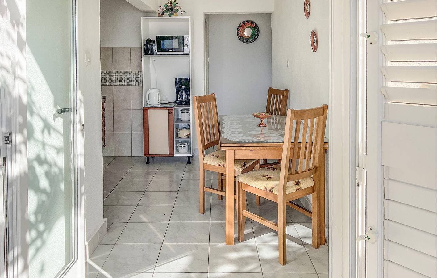 Foto 12 von 31: Gemütliche Ferienwohnung mit Terrasse, WLAN und Parkplatz in der Nähe der Küste von Sucuraj