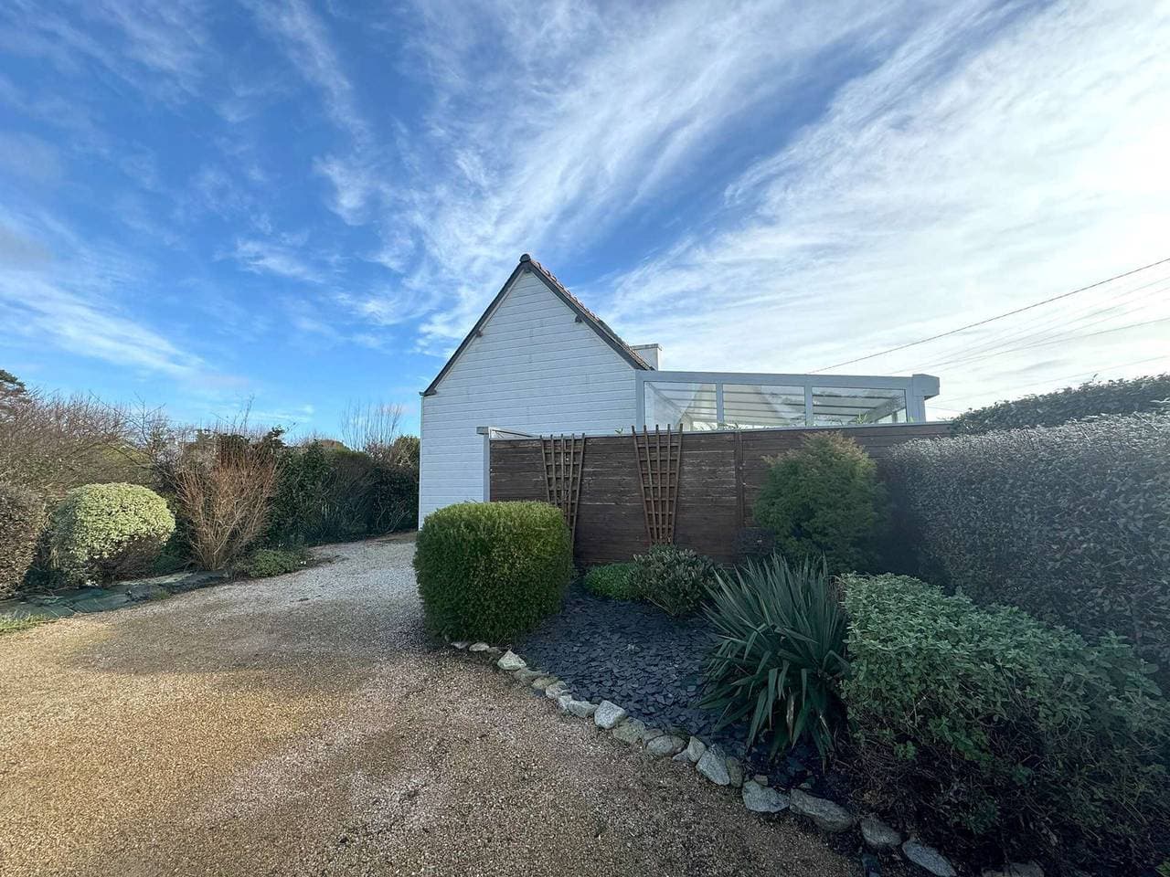 Maison avec WIFI, véranda et cour fermée à 500m de la plage à Trégastel 1