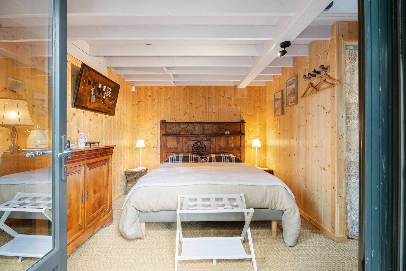 Foto 3 von 21: Gästehaus 'La Cabane dans les charmes' mit privater Terrasse, Gemeinschaftsgarten und WLAN