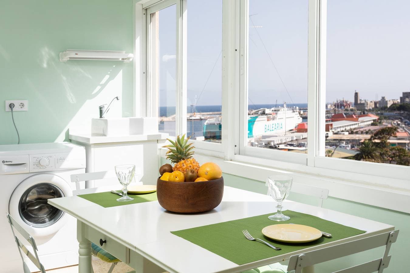 Foto 12 von 28: Ruhige Ferienwohnung am Hafen mit Meerblick, Parkplatz und  fibre WIFI