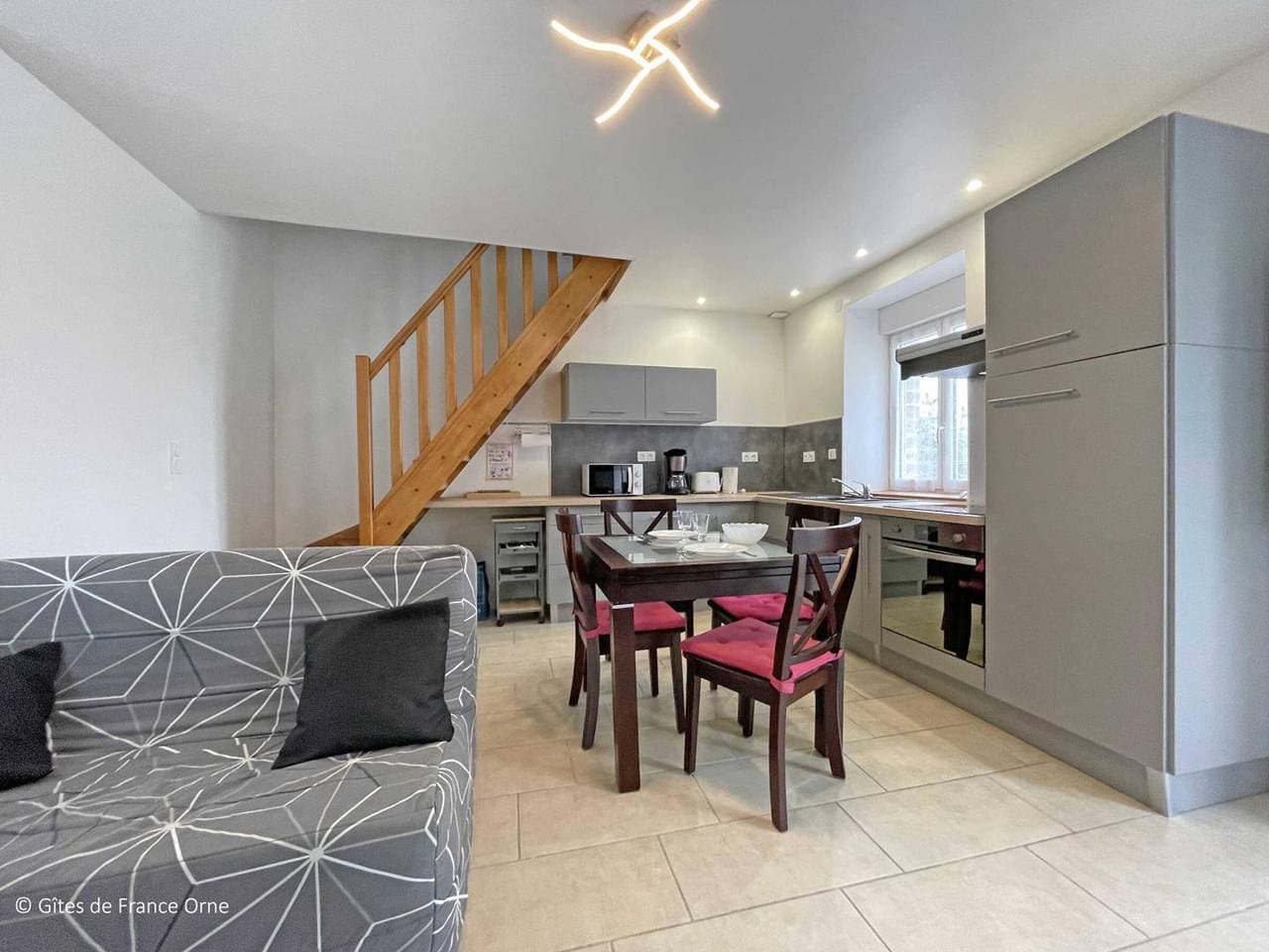 Foto 4 von 17: Helles renoviertes Ferienhaus mit Haustieren erlaubt, Parkplatz und WIFI in der Schweiz Normandie