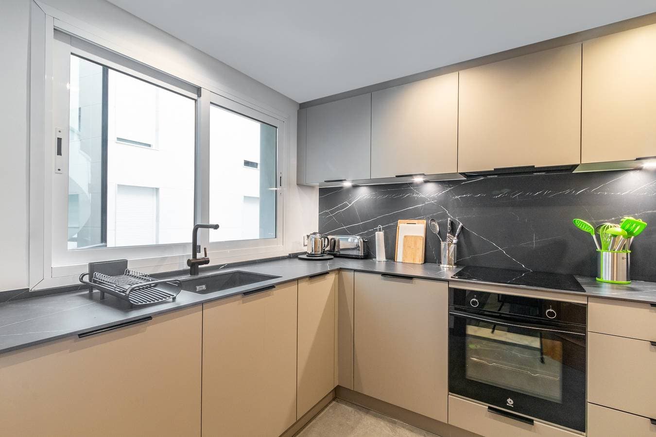 Foto 7 von 30: Deluxe-Apartment 'Gran Marbella' mit Bergblick, WLAN und Klimaanlage