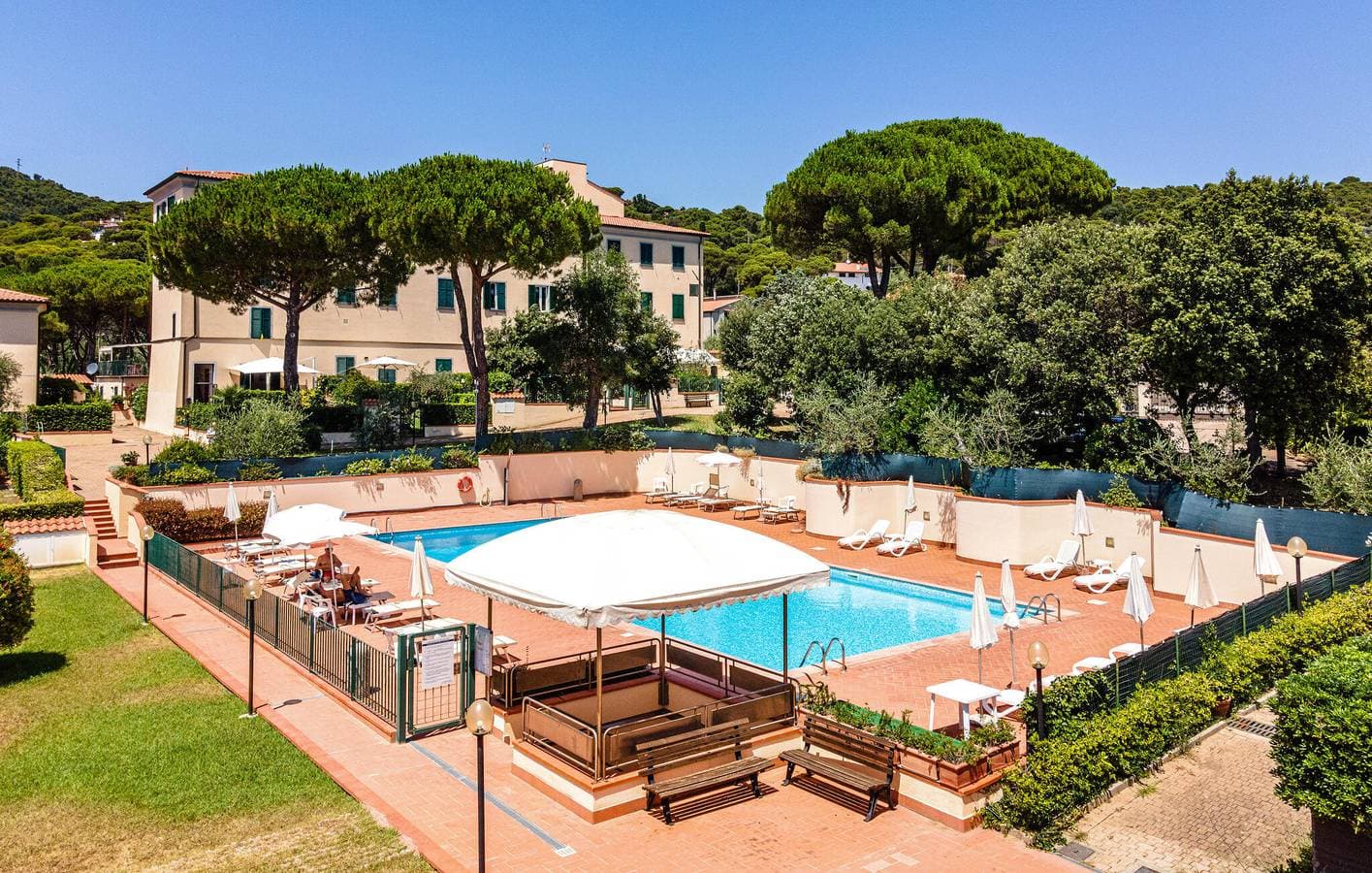 Foto 8 von 32: Pristine Apartment mit Pool, Parkplatz & WiFi - 900m vom Strand & 400m vom Restaurant