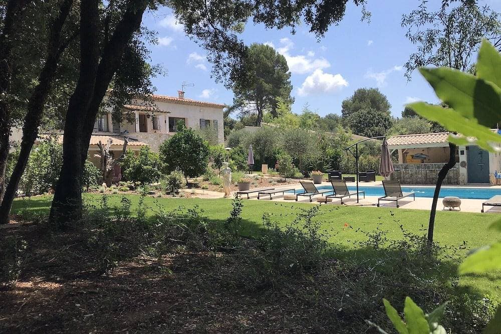 Unabhängige Unterkunft in der Villa 1