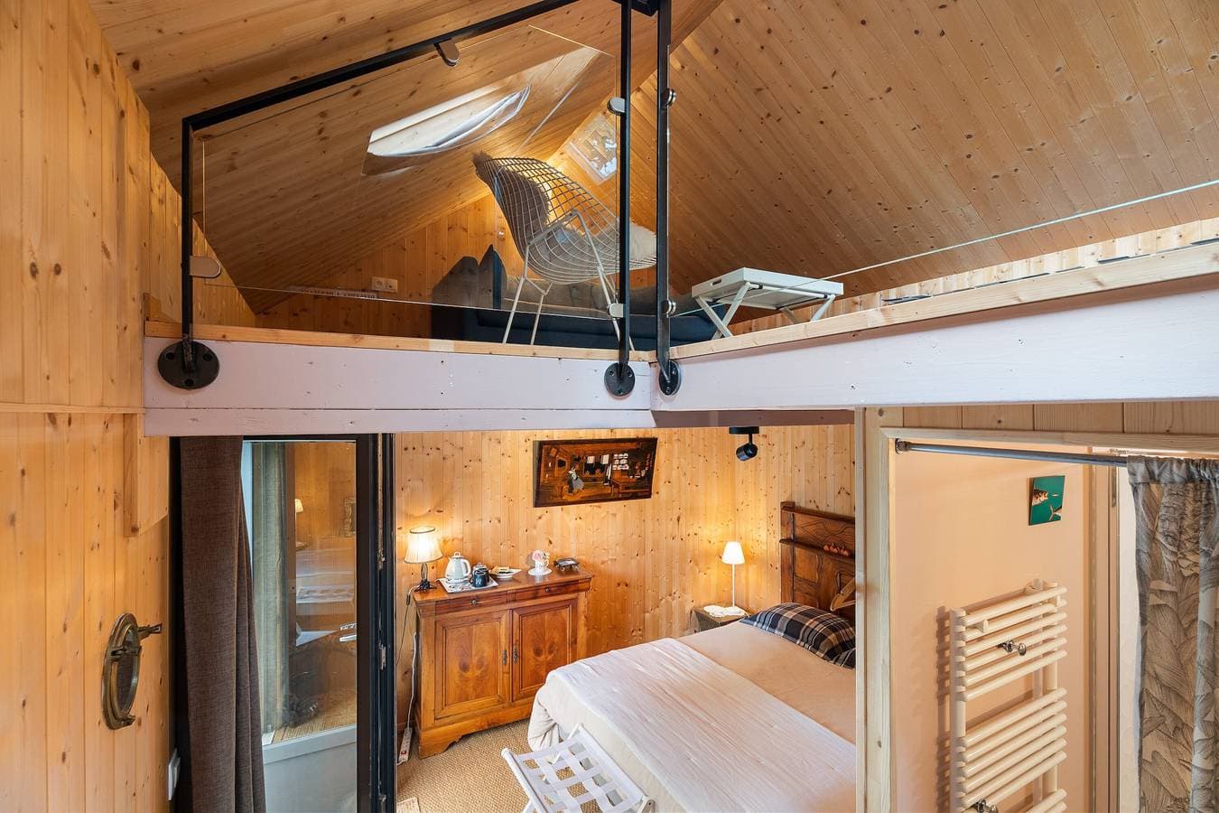 Foto 11 von 21: Gästehaus 'La Cabane dans les charmes' mit privater Terrasse, Gemeinschaftsgarten und WLAN