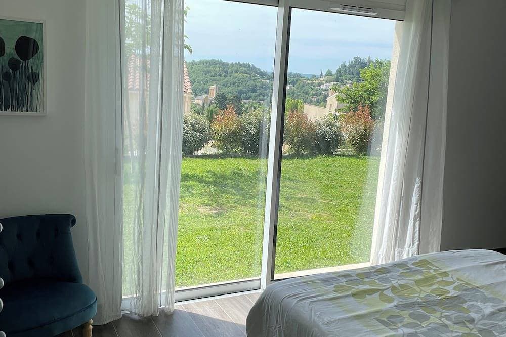 Foto 2 von 30: Grande Villa Moderne Avec Piscine et 5 Chambres sur Grand Terrain