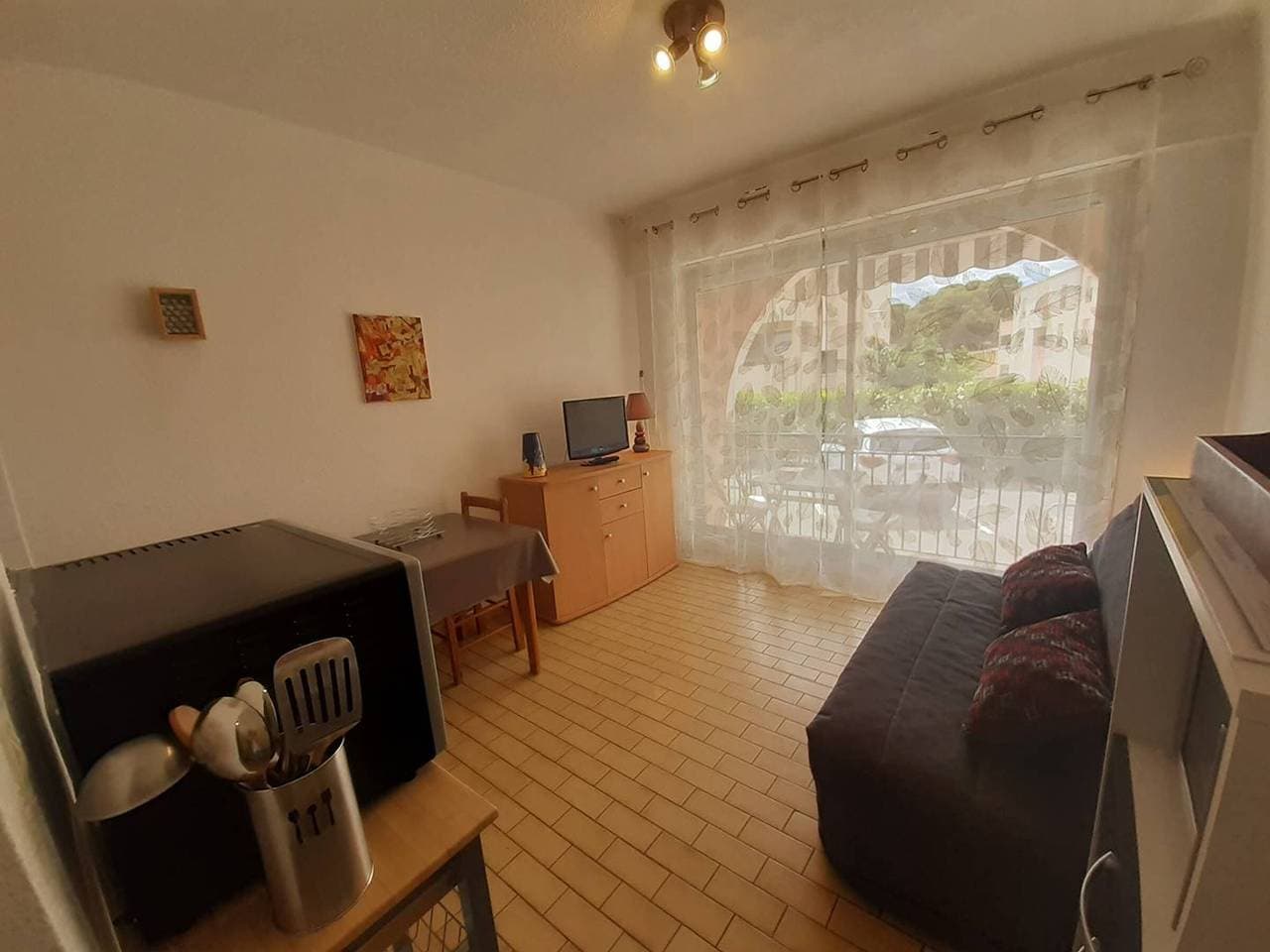 Foto 4 von 9: Studio mit Parkplatz in der Nähe des Thau-Sees, 1-Sterne klassifiziert