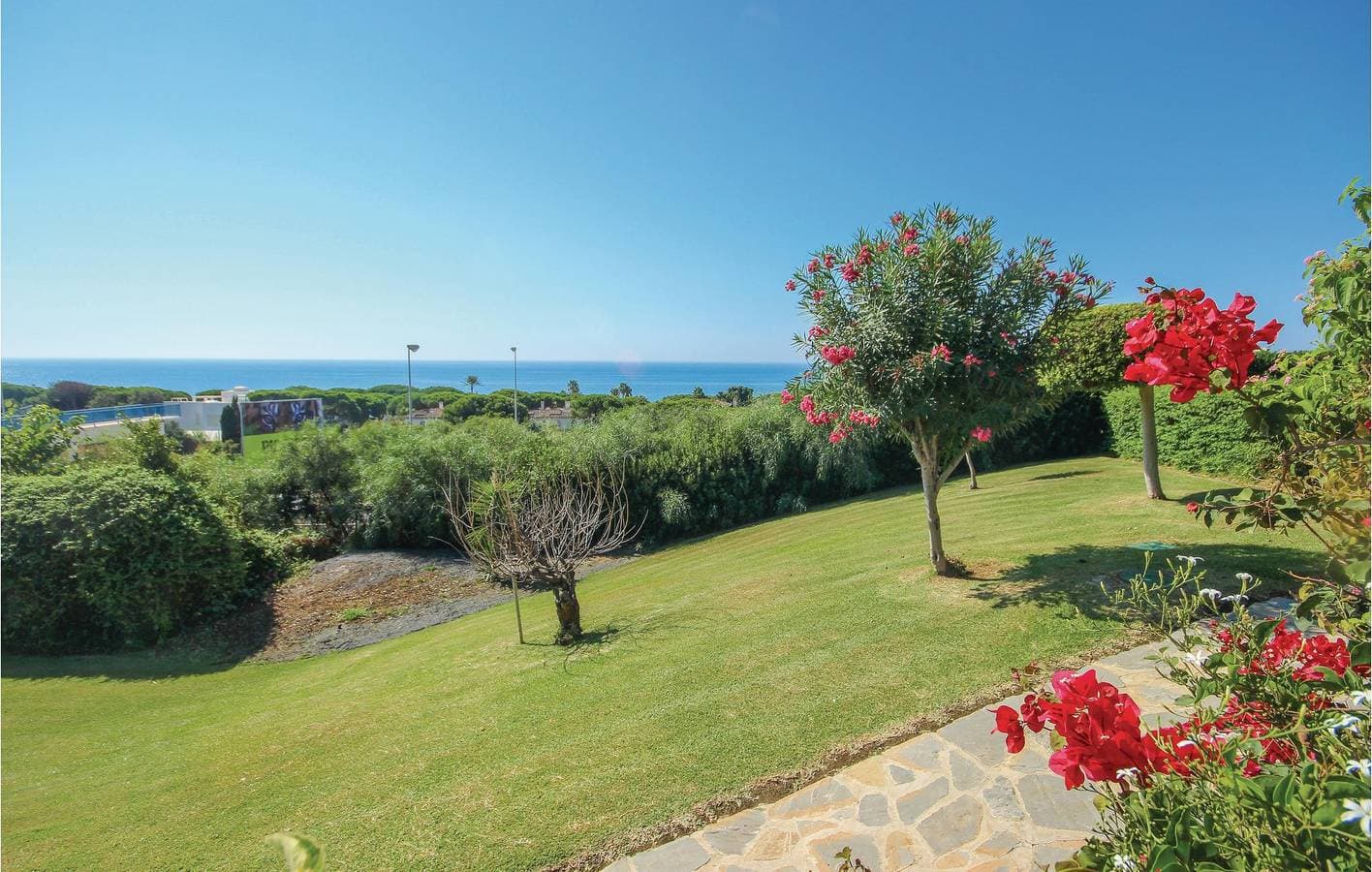 Foto 10 von 26: Rückzugsort am Meer: 78qm, Parkplatz, Pool, Terrasse & WiFi