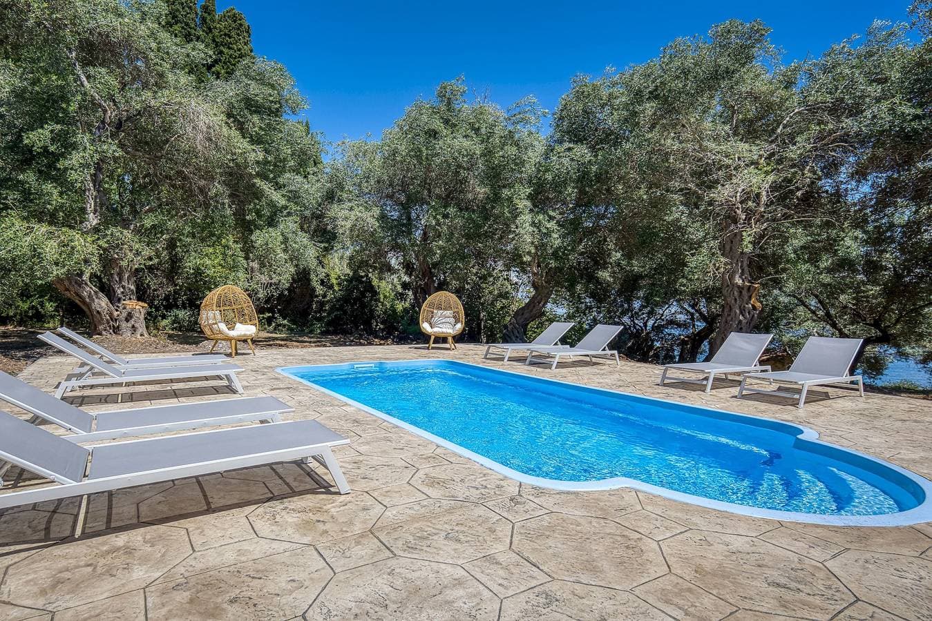 Foto 7 von 62: Villa für 8 Personen mit Pool