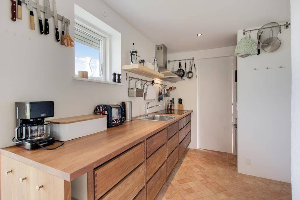 Foto 3 von 25: Einzigartiges Ferienhaus inklusive Wellenrauschen - 50 m Strand