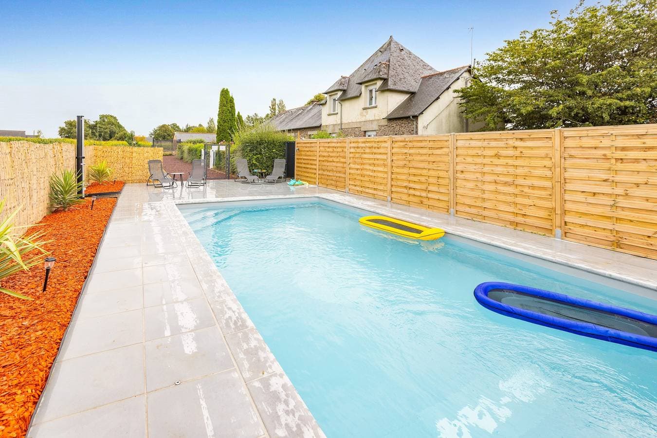 Foto 2 von 13: Ferienhaus für 8 Personen mit Pool