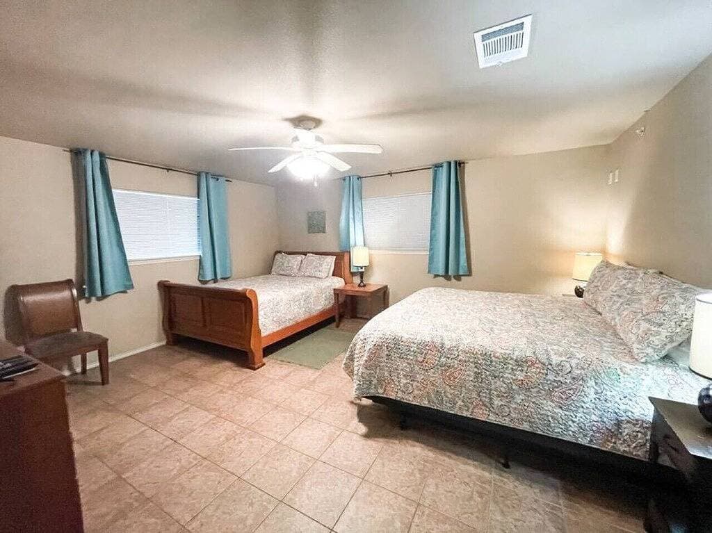 Foto 2 von 26: Shady River Oasis -2Bdr / 2Bth- Für 8 Personen!