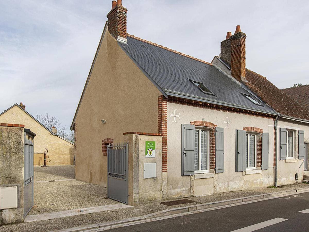 Charmant Gîte à Cheverny avec Jardin et Salon de Jardin 1