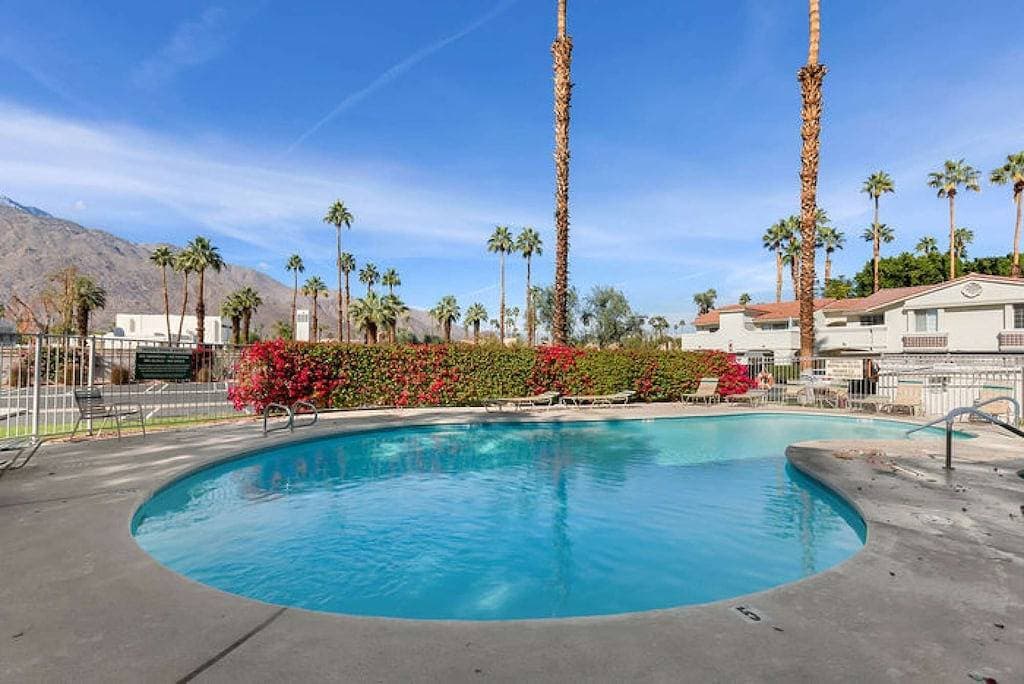 Foto 3 von 40: Diese 60 m² große Unterkunft mit 1 Schlafzimmer und 1 Bad befindet sich in Palm Springs.