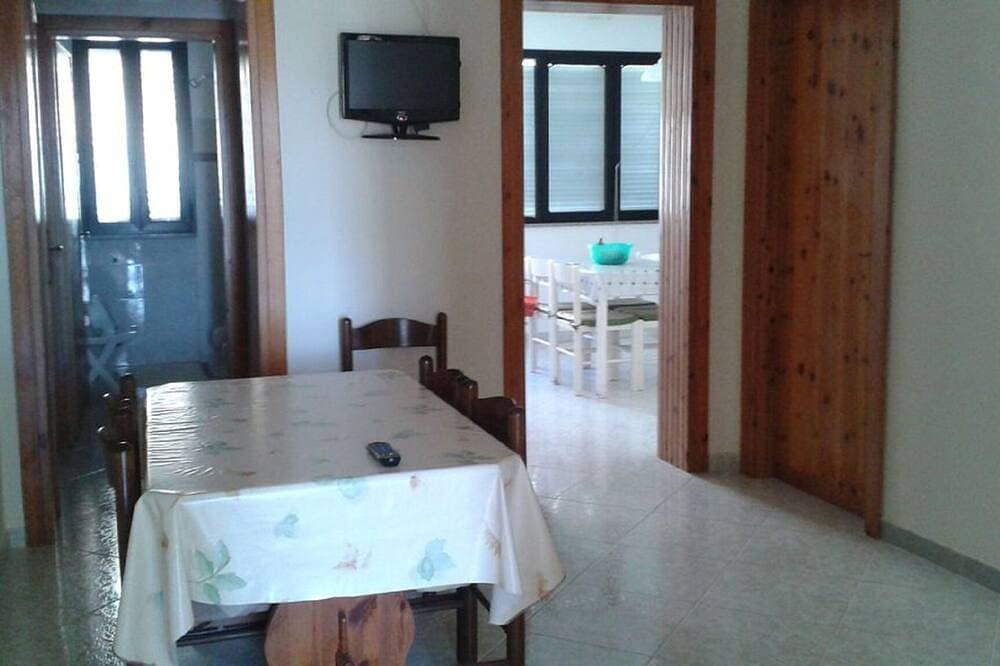 Foto 6 von 9: Grosses Reihenhaus vor kurzem renoviert, mit Klimaanlage im Zimmer