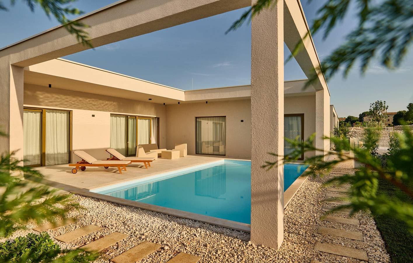 Foto 3 von 33: Geräumige 2-Zimmer-Wohnung mit Pool, WLAN und 2 km Entfernung zum Strand