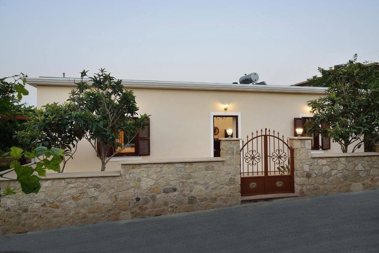 Foto 4 von 5: Two-Bedroom House