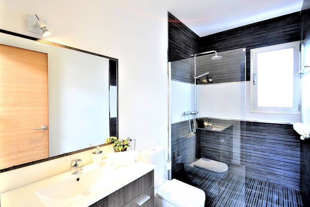 Foto 4 von 30: Moderna Villa cerca del golf y con piscina privada, ideal para familias - ofert