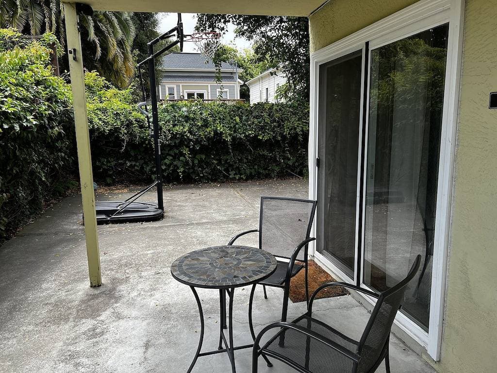 Foto 6 von 18: Bright and Spacious Apartment by Downtown Alameda, 2Br 2Ba