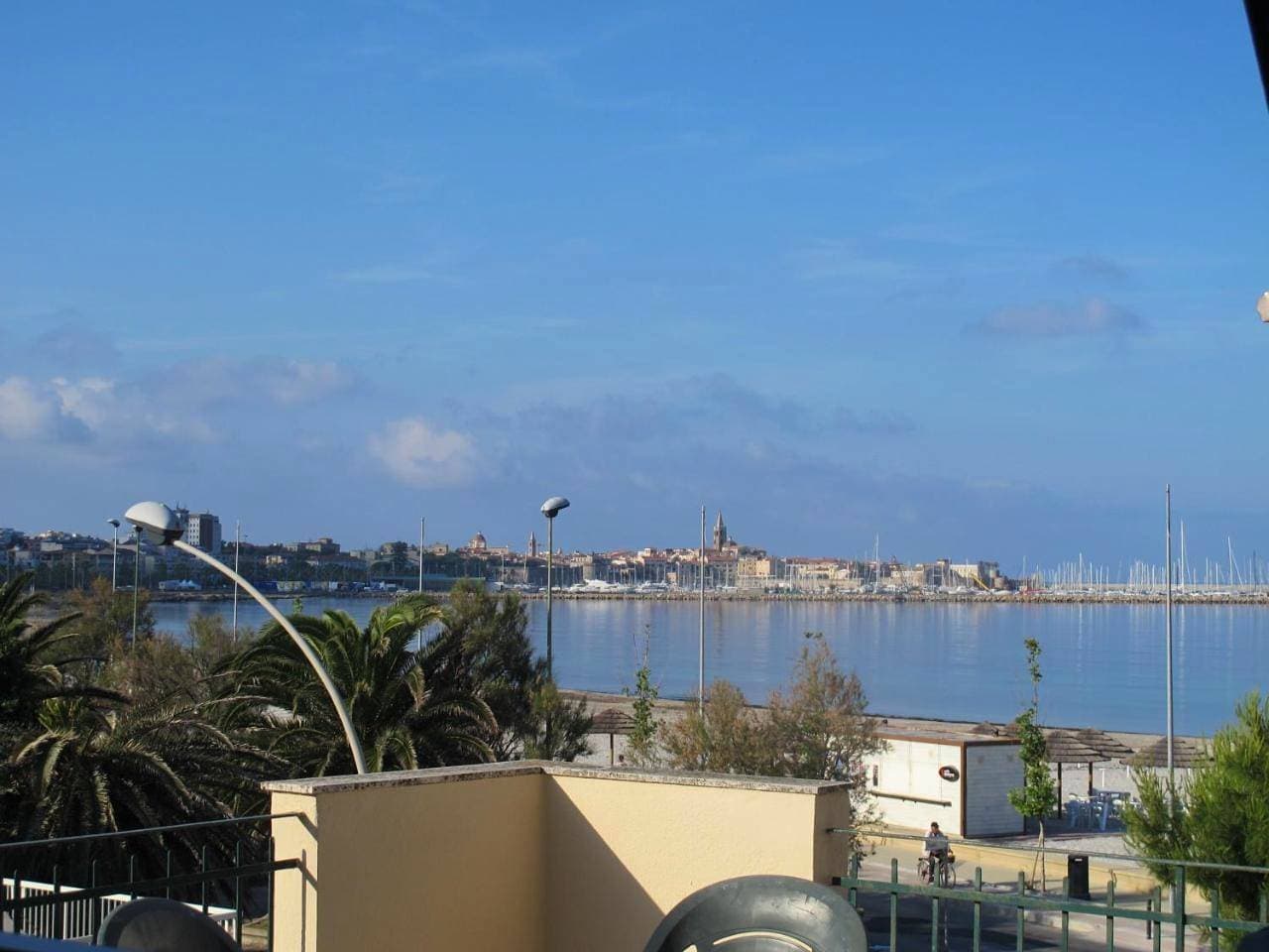 Foto 2 von 32: Apartment with Sea View