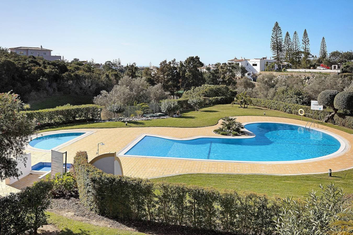 Foto 8 von 37: Ferienhaus "Primavera" mit Meerblick, Pool, WLAN, A/C, Terrassen & Garten