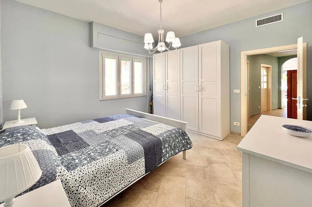 Foto 4 von 17: Fabulous 2-bedroom apartment with AC and heating in Varigotti, Italy