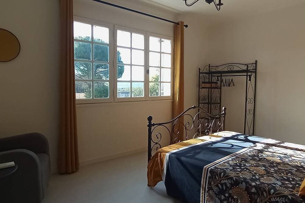 Foto 3 von 20: Renovated family villa in a peaceful setting in the heart of the Bandol vineyards.