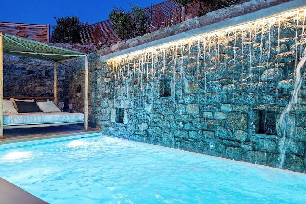 Deluxe Suite with Private Outdoor Pool 1