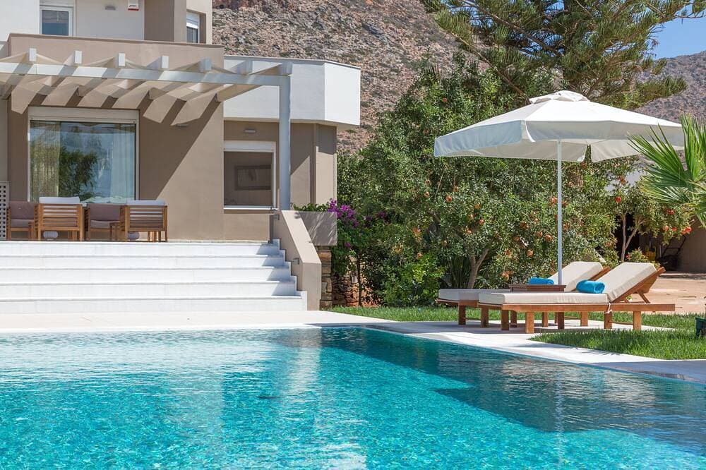 Modern Luxury Villa*65sqm Private pool*Short Walk to a Wonderful Sandy Beach. 1