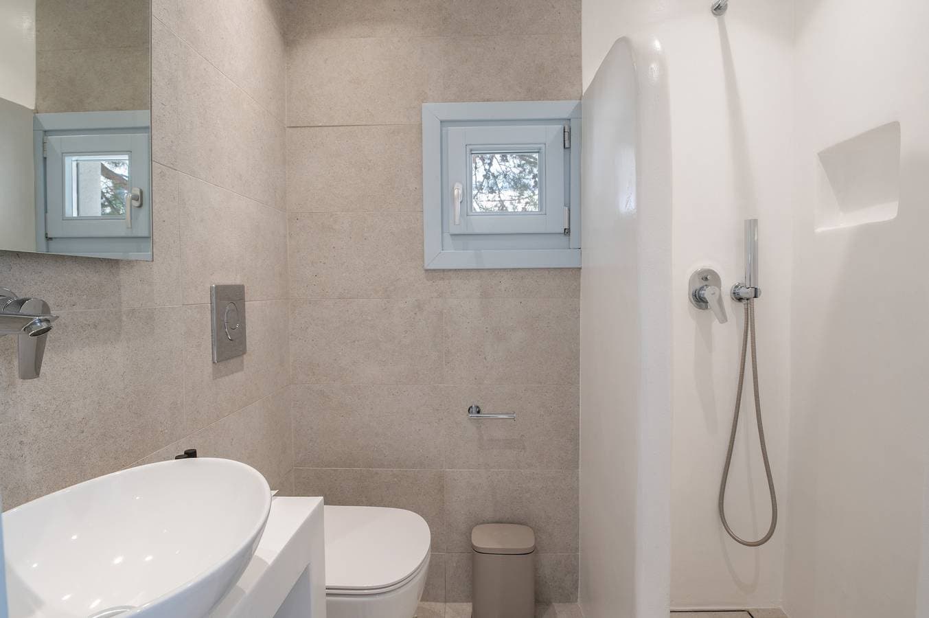 Foto 12 von 25: Mykonisches Traumstudio – Pool, Strand & Luxus