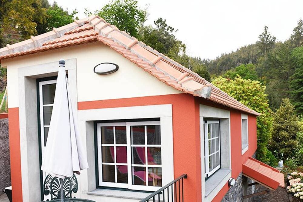Foto 8 von 21: Casas de Pedra - Genießen Sie eine ländliche Atmosphäre mit allen Einrichtungen eines Hotels.