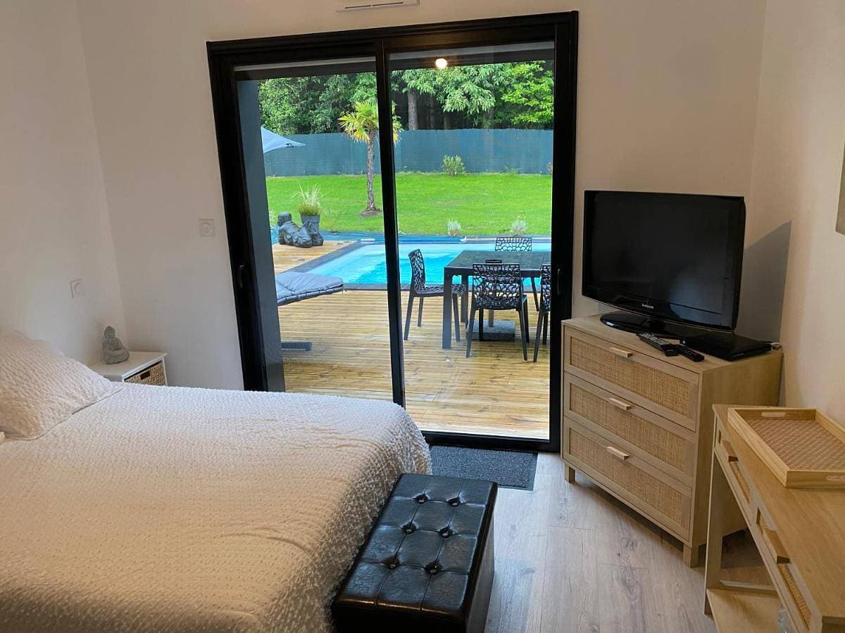 Foto 2 von 16: Triple Room with Pool View