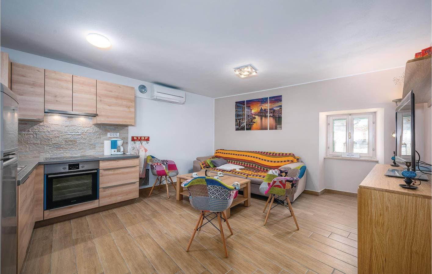 Foto 12 von 33: Charmante 2-Zimmer-Wohnung mit Pool, in der Nähe des Stadtzentrums