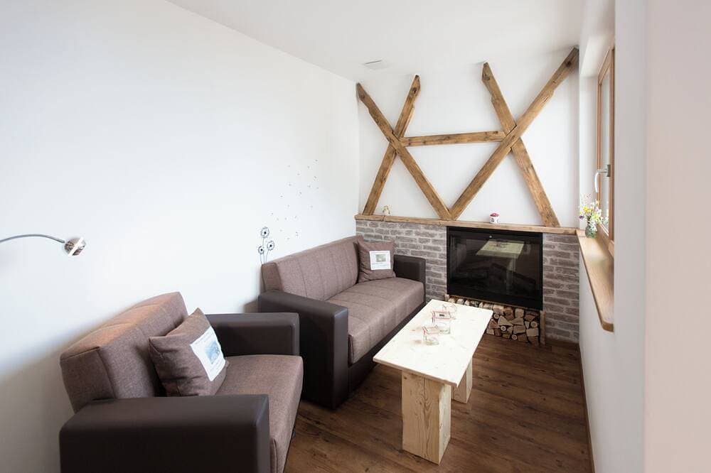 Foto 13 von 30: Bauernhaus in Alleinlage oberhalb Meran mit Wellnessbereich, Garten, Gipfelblick