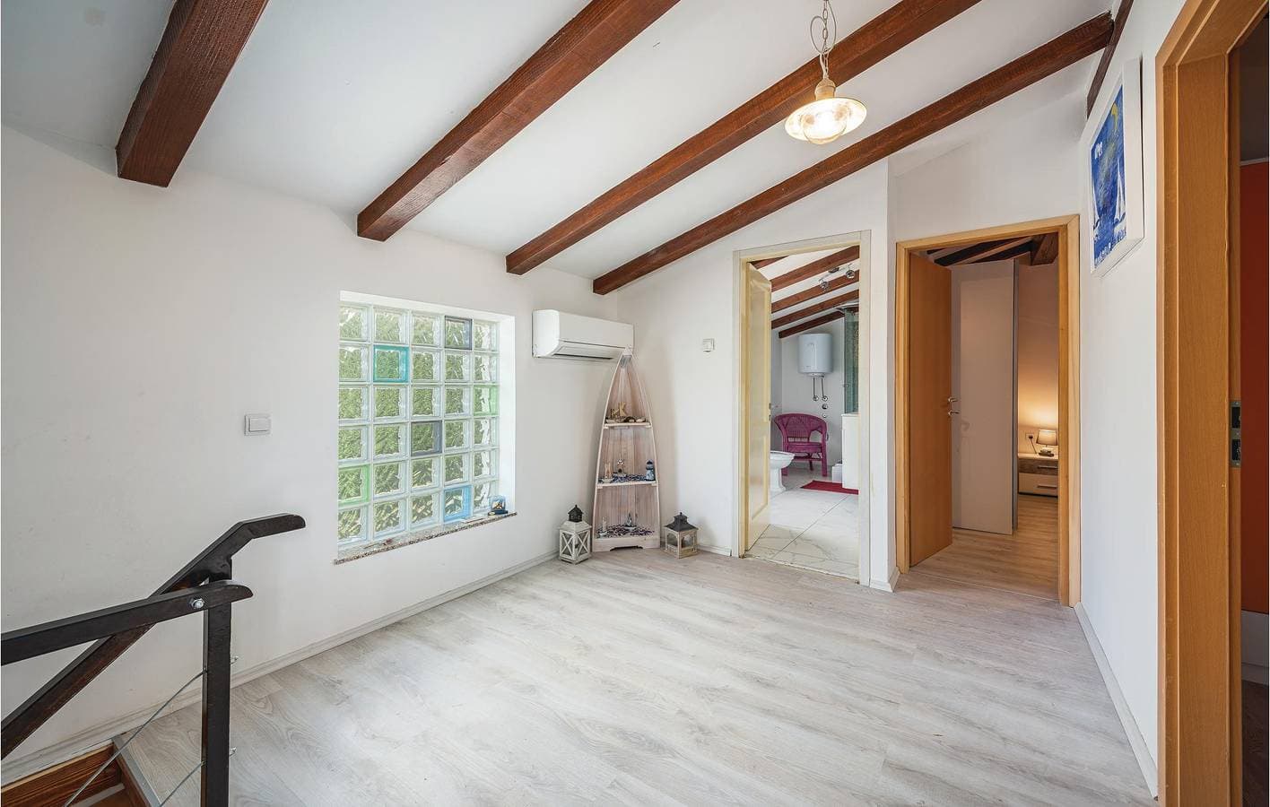 Foto 8 von 23: Gemütliche 2-Zimmer-Wohnung mit Pool, WLAN und in der Nähe des Stadtzentrums