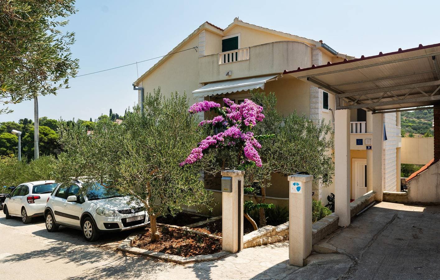 Gemütliche Ferienwohnung mit Meerblick, Terrasse, WLAN und Parkplatz – 2,5 km vom Strand entfernt 1