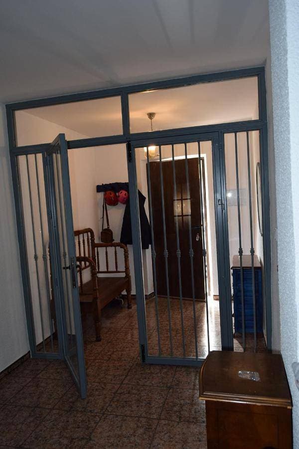 Foto 3 von 42: Three-Bedroom House