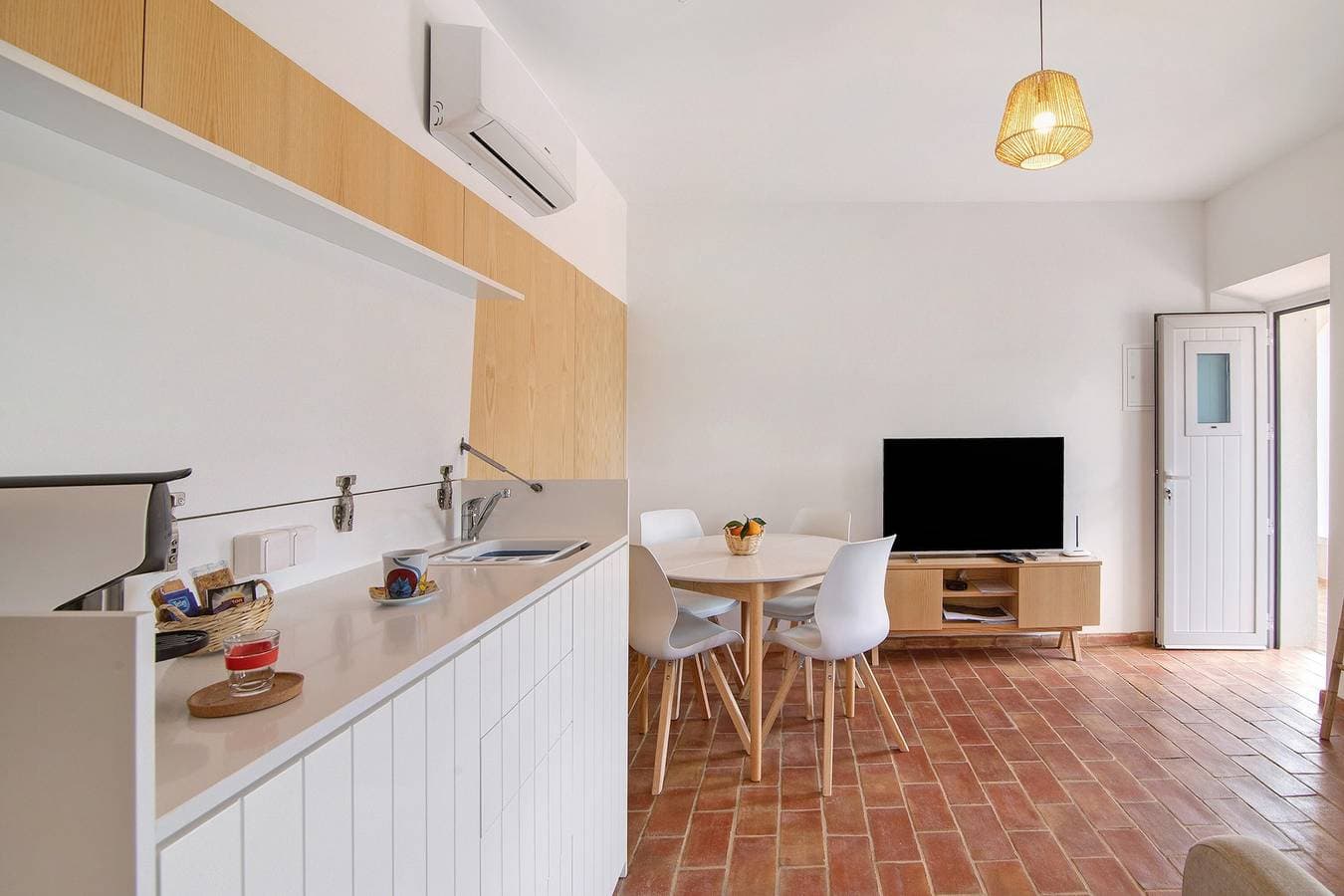 Foto 7 von 32: Ferienwohnung 'Casa Do Livramento Adega' mit Gemeinschaftspool, WLAN und Klimaanlage