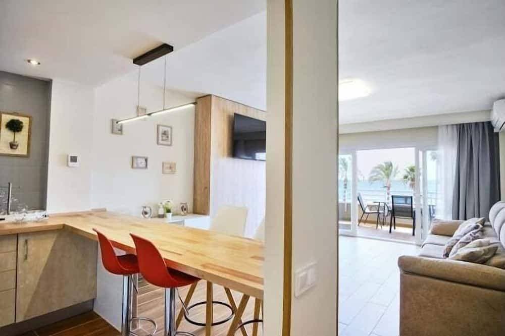 Foto 10 von 30: Elegant beachfront apartment in Magaluf
