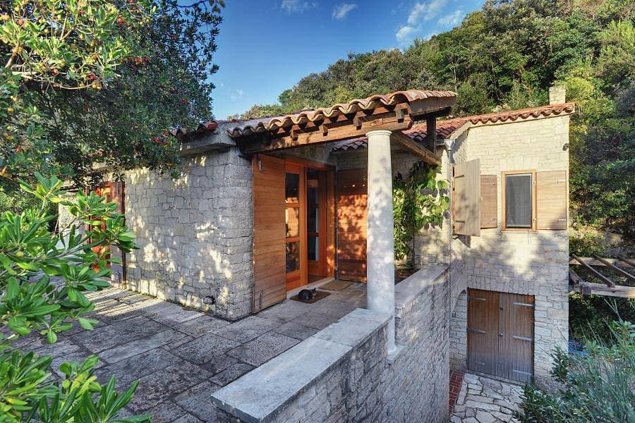 Foto 3 von 34: Traumhafte Finca direkt an der kristallklaren Adria mit privatem Pool, Klima, WLAN, Haustiere erlaubt
