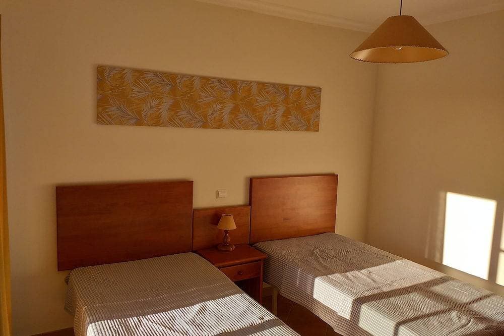 Foto 10 von 27: T1 ruhigen sonnigen Balkon mit Blick auf das Meer und die Landschaft Armacao de Pera Algarve
