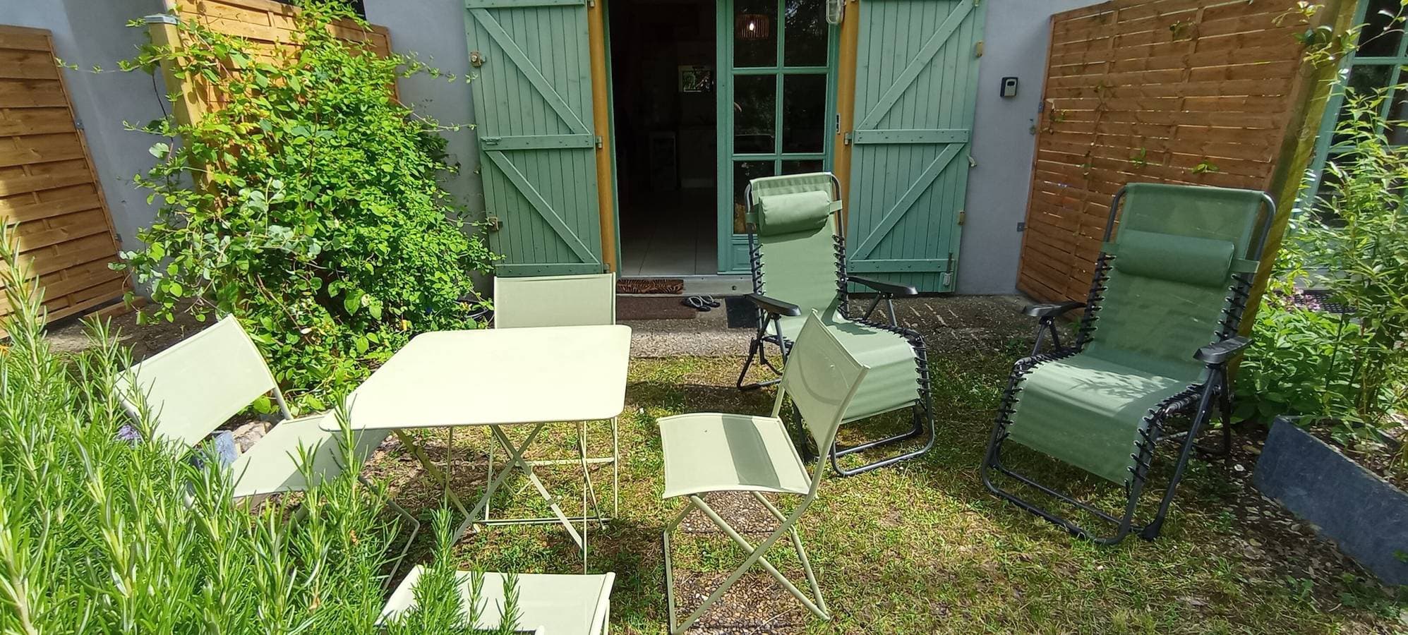 Foto 11 von 30: Château des Gipières: Exklusive Wohnung mit Garten, Pool und Blick auf den Mont Ventoux