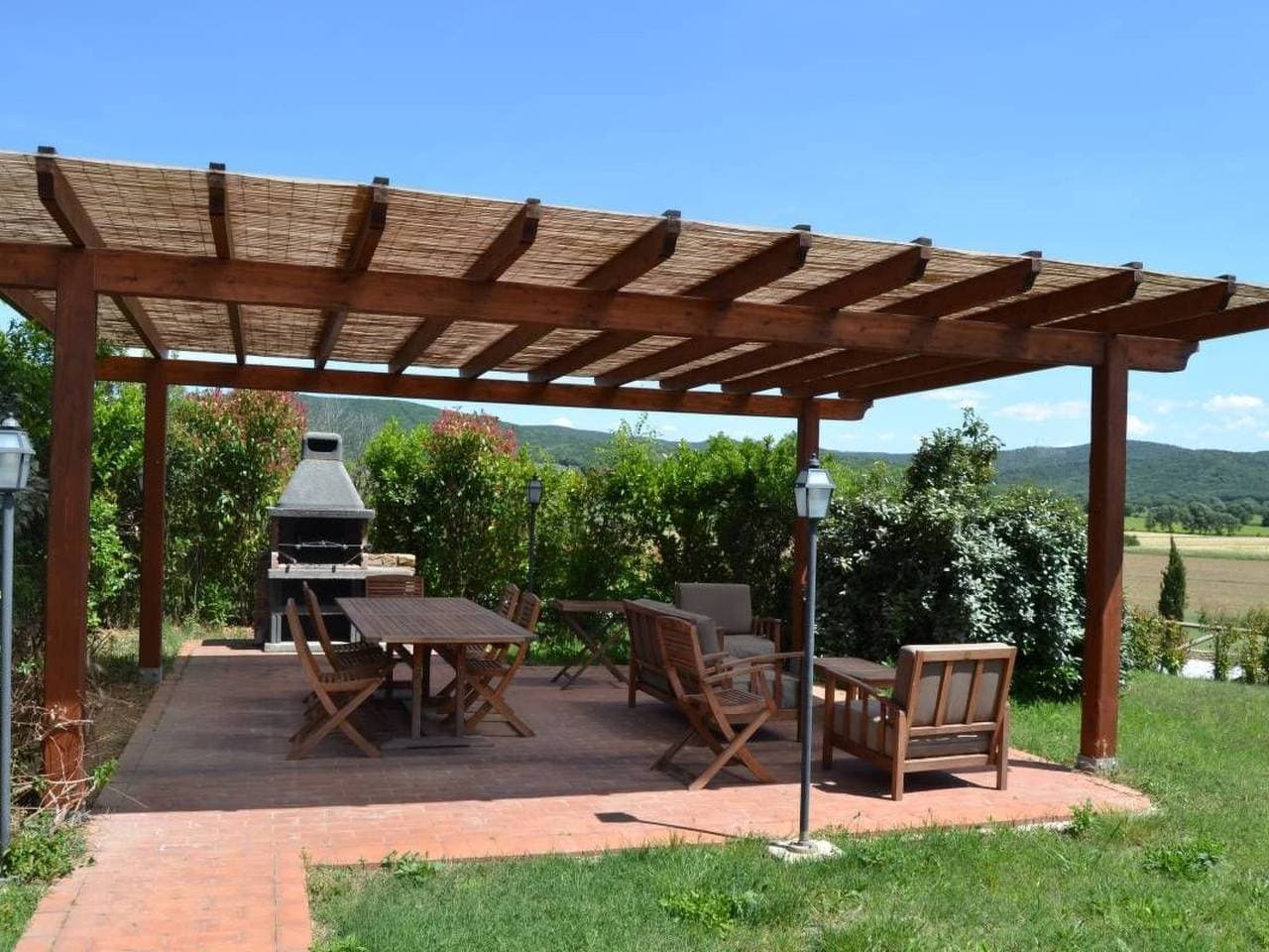 Superior Drei-Zimmer-Wohnung mit Garten und Pavillon 1