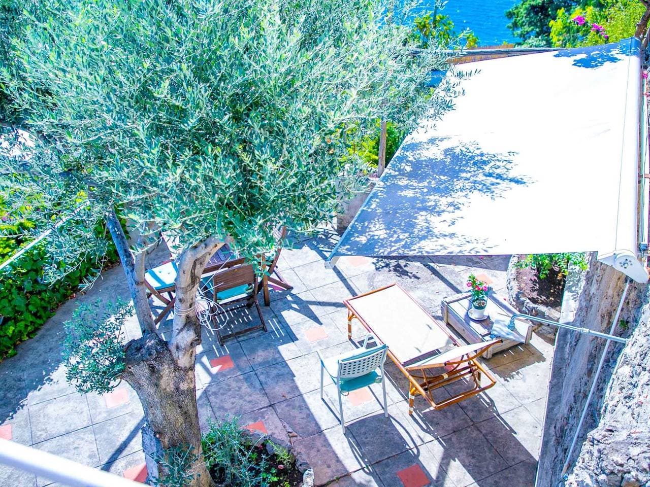 Foto 10 von 52: Villa für 5 Personen mit Terrasse