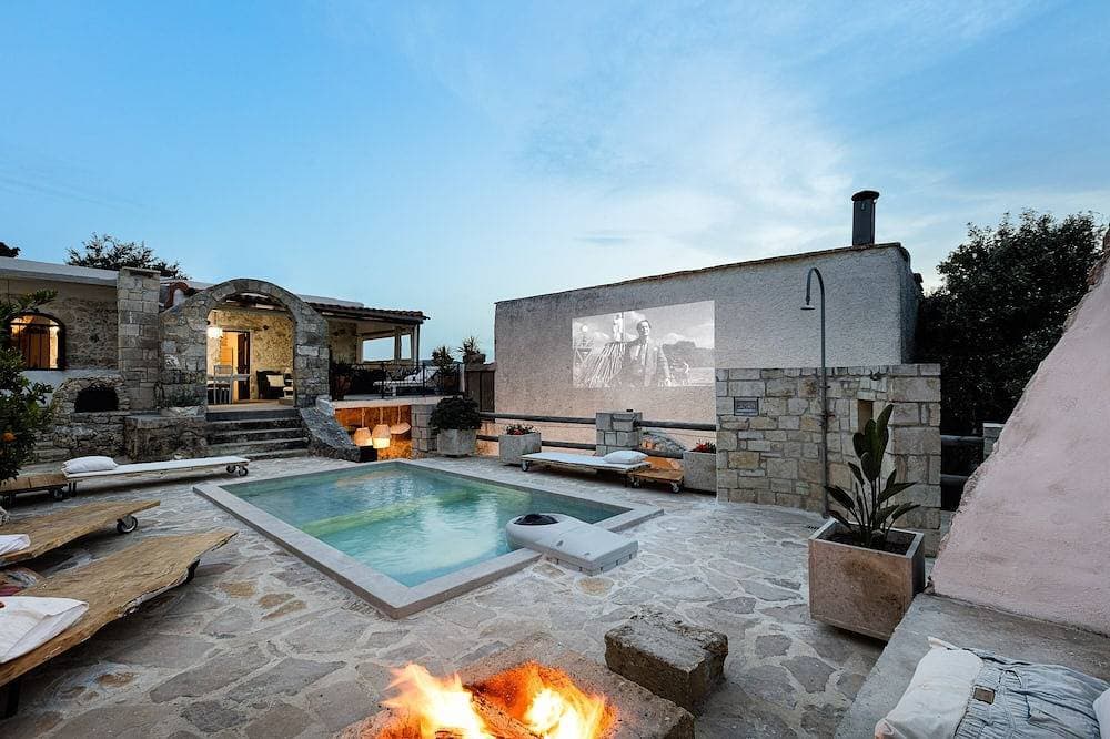 Antonia's stonebuilt mansion with a private pool 1
