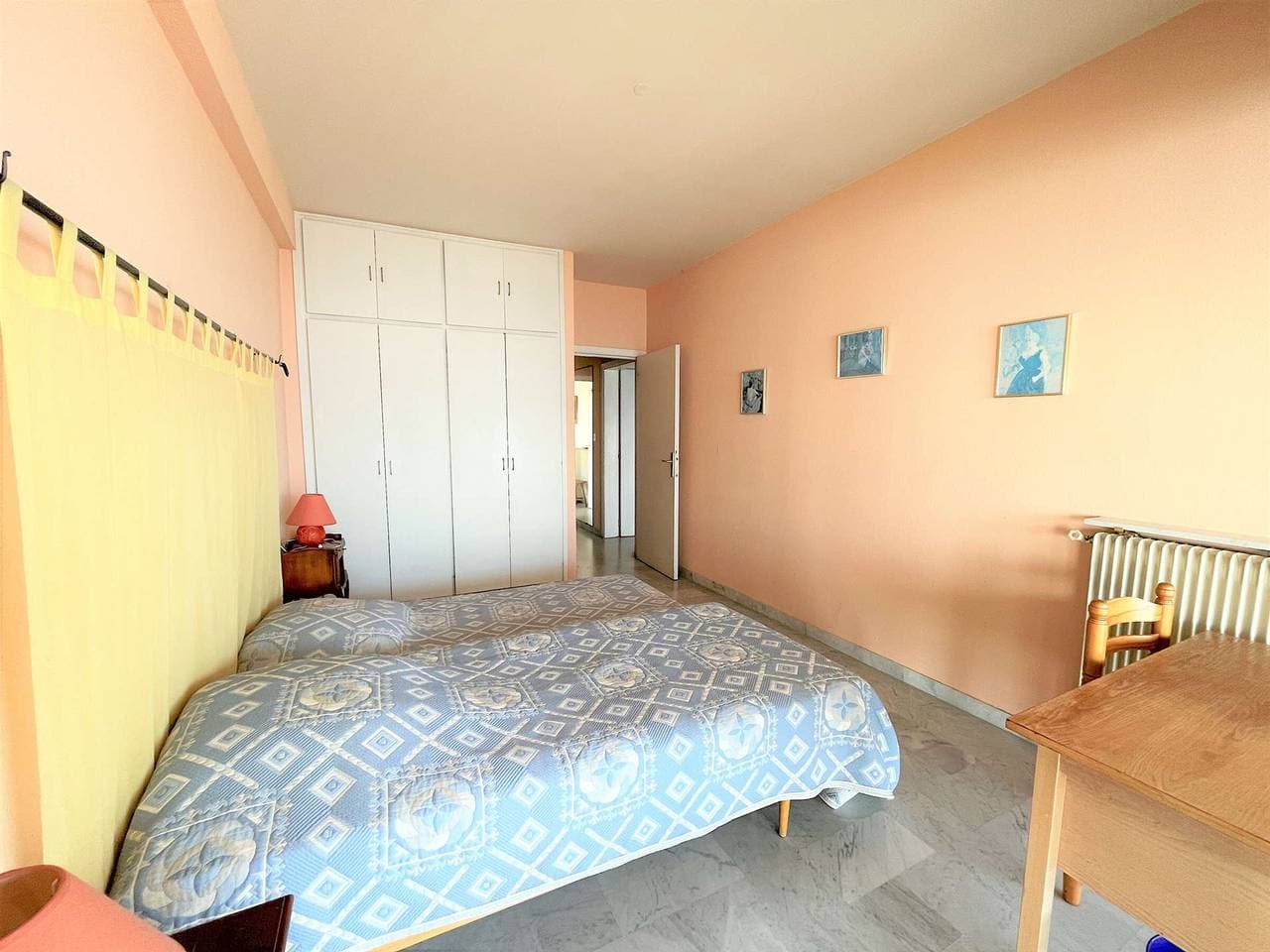 Foto 11 von 25: Geräumige 4-Zimmer-Wohnung mit Terrasse, Klimaanlage und Parkplatz in Ajaccio