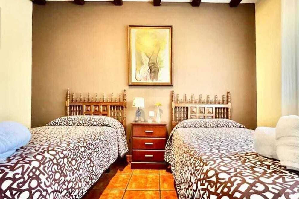 Foto 2 von 30: 7picos-the house in Galapagar. Villa with swimming pool, ideal for family vacations.
