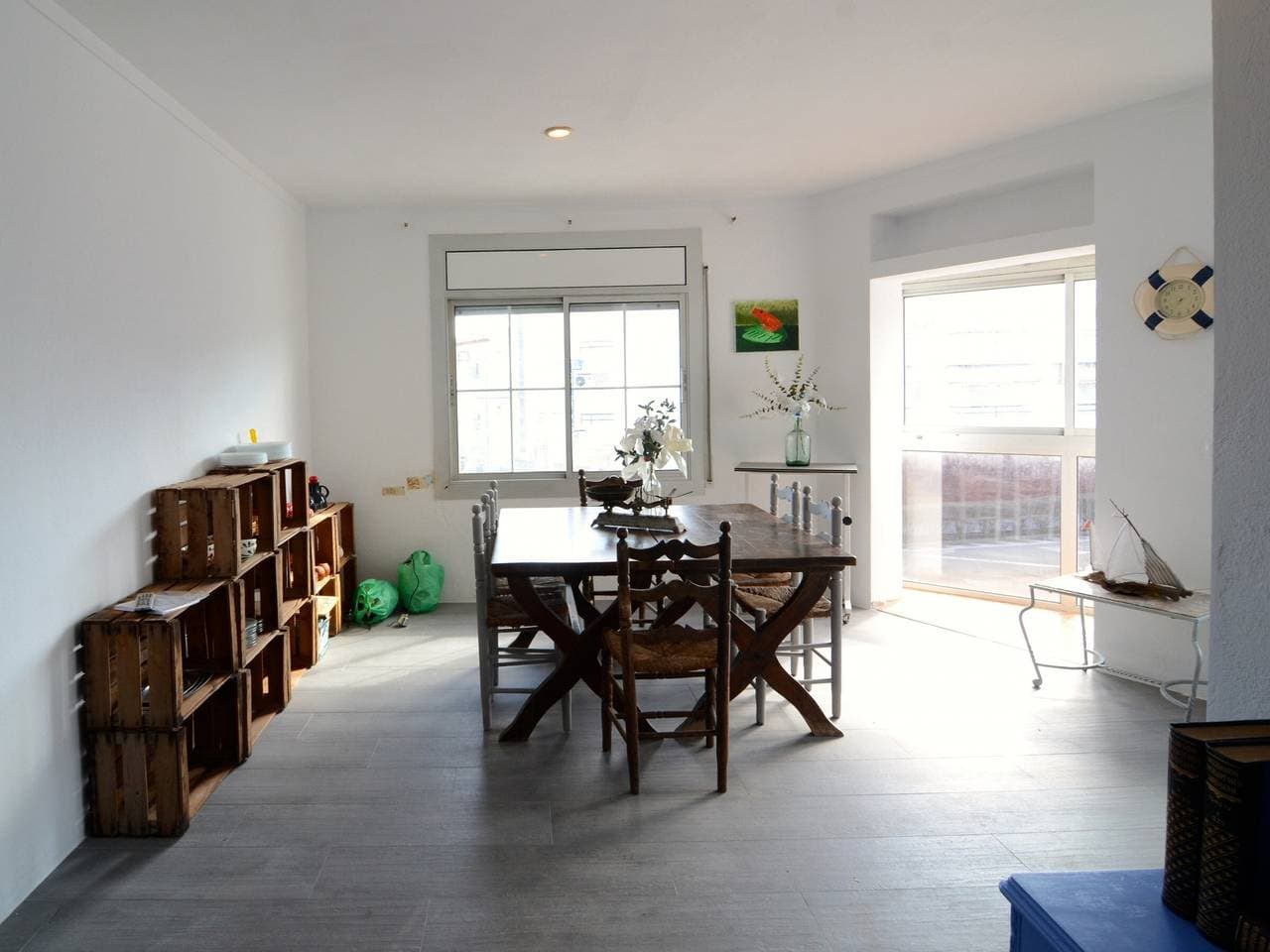 Foto 4 von 17: Geräumige 3-Zimmer-Wohnung mit WLAN und Klimaanlage im Stadtzentrum.