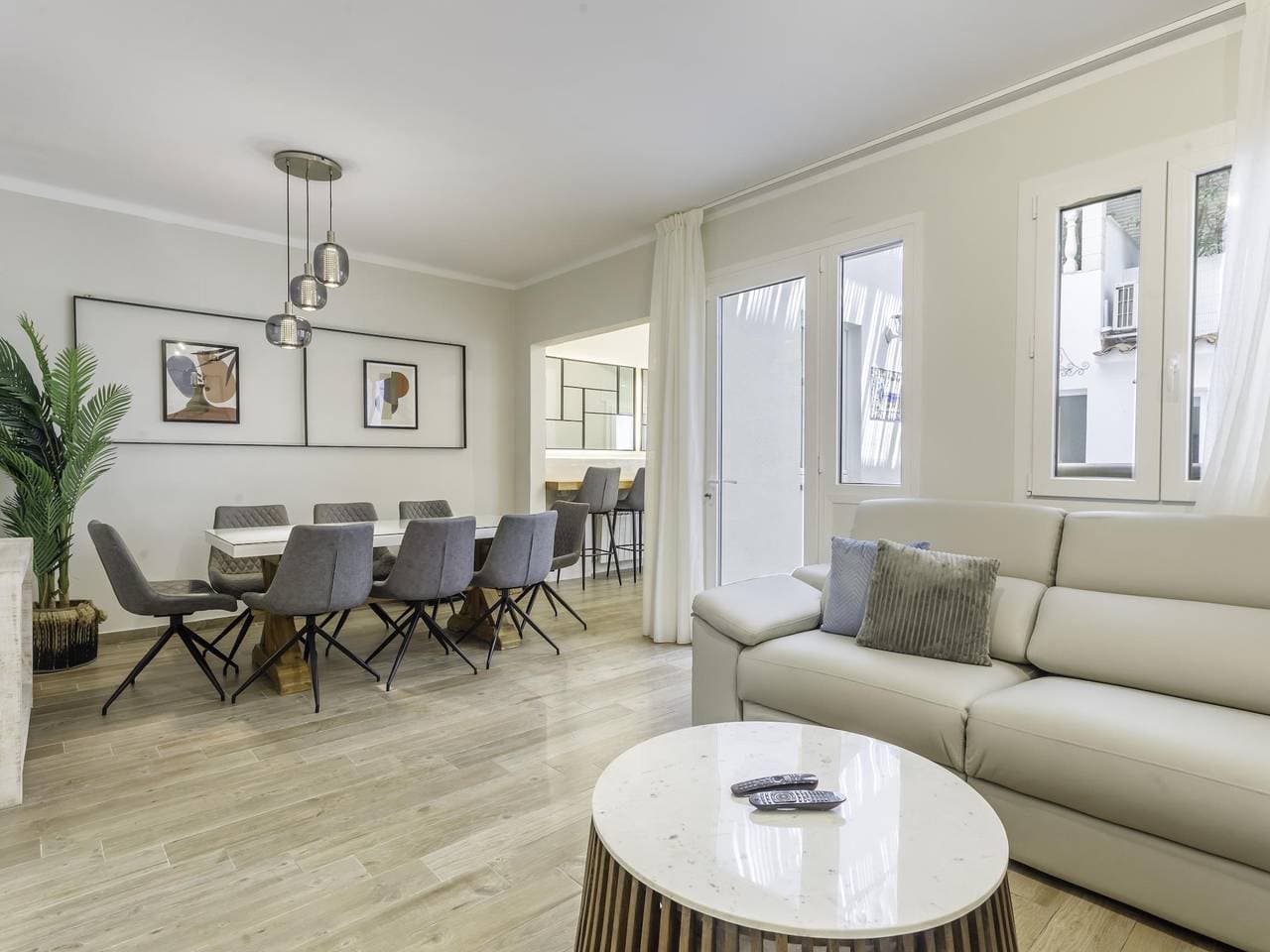Foto 2 von 36: Ferienhaus für 10 Personen mit Pool