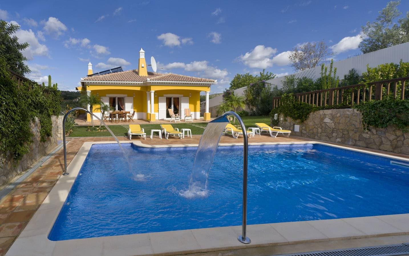 Villa Amarela 1